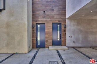 13928 Bessemer St in Los Angeles, CA - Building Photo - Building Photo