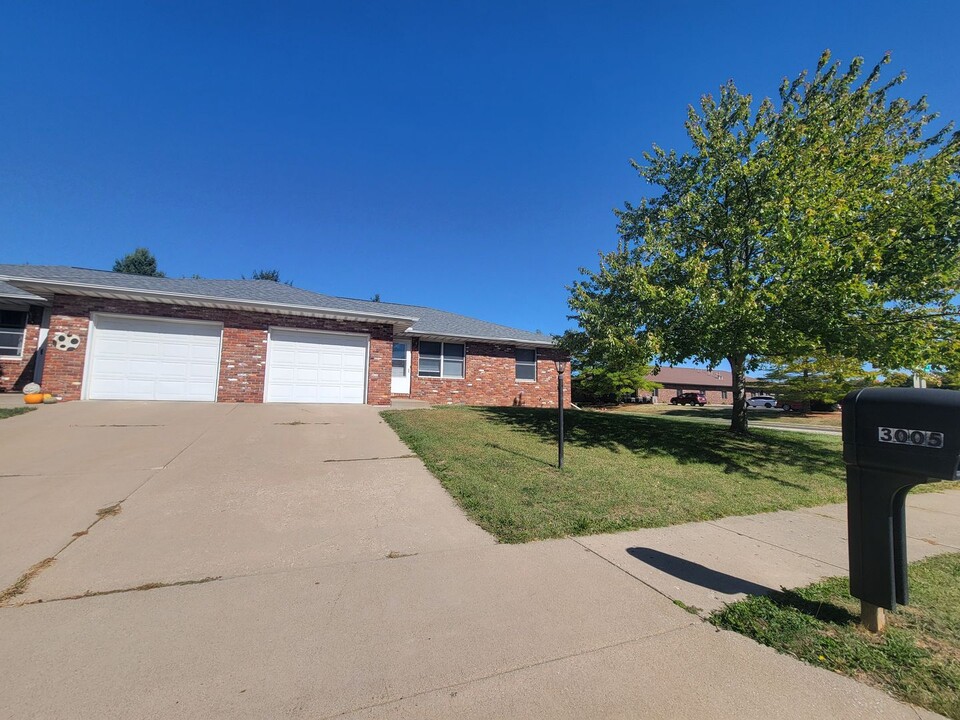 3005-3007 W Wildlife Dr in Peoria, IL - Building Photo