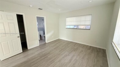 337 NE 57th St in Miami, FL - Building Photo - Building Photo