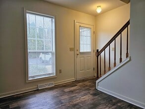 256 Morgan Dr in Leola, PA - Building Photo - Building Photo