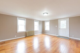 356 Oscawana Lake Rd-Unit -B in Putnam Valley, NY - Foto de edificio - Building Photo