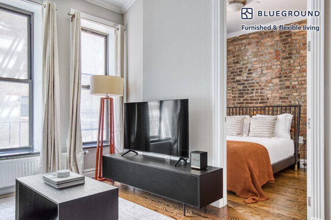 202 E 13th St in New York, NY - Building Photo - Building Photo