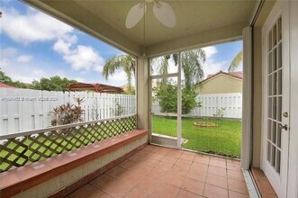 642 Stanton Dr in Weston, FL - Building Photo - Building Photo