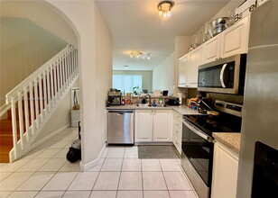 5560 NW 107th Ave in Doral, FL - Building Photo - Building Photo