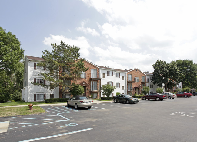 Walnut Creek in Farmington Hills, MI - Building Photo - Building Photo