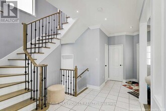 84 Antique Dr in Richmond Hill, ON - Building Photo - Building Photo