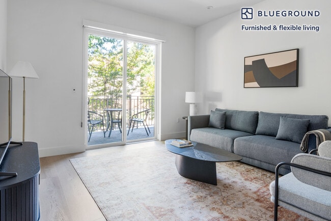 3406 El Camino Real