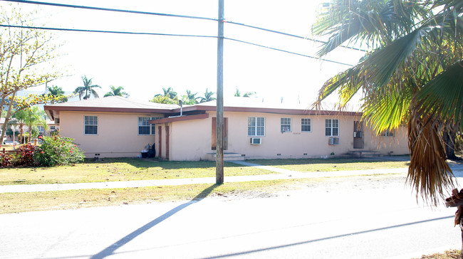 see PID 4262686 in Homestead, FL - Foto de edificio - Building Photo