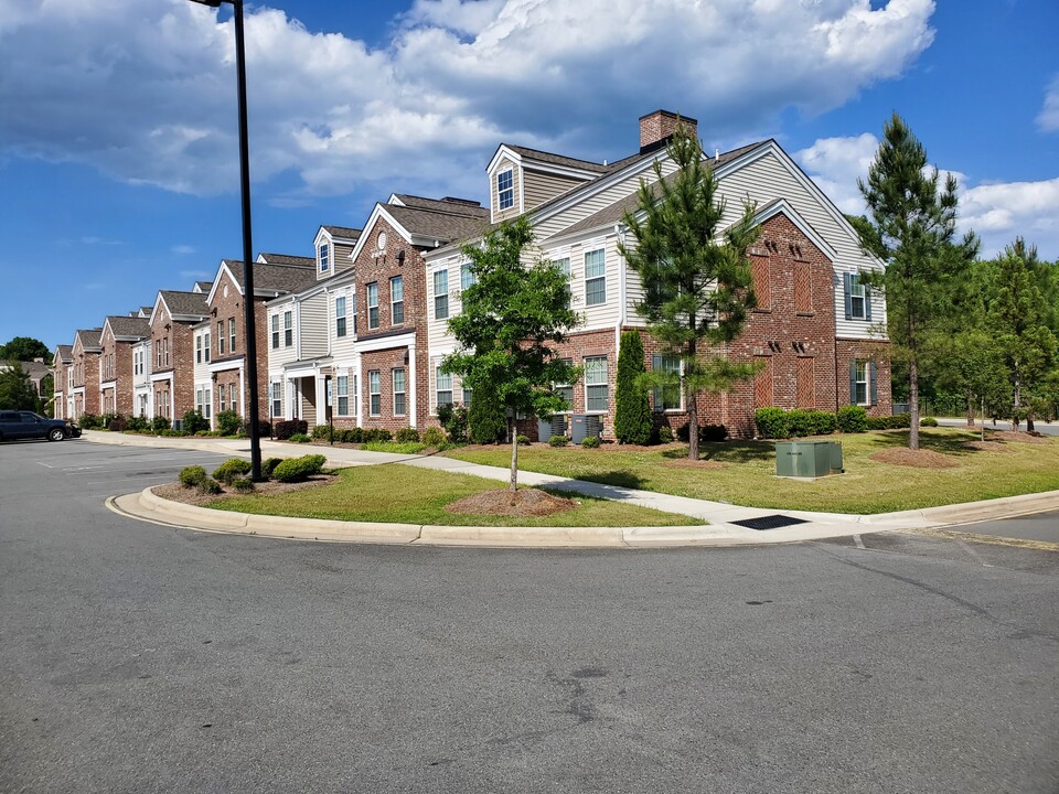 Bellemont Pointe Apartments in Pittsboro, NC - Building Photo