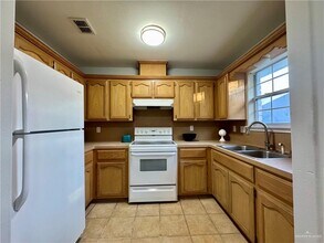 28 S Dahlia St in Pharr, TX - Building Photo - Building Photo