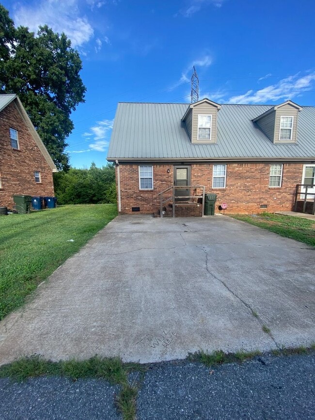property at 714 Dixie St