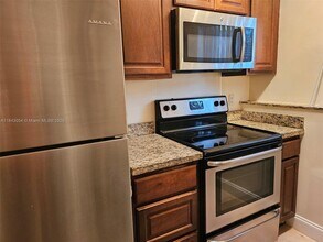 5614 Taylor St in Hollywood, FL - Building Photo - Building Photo