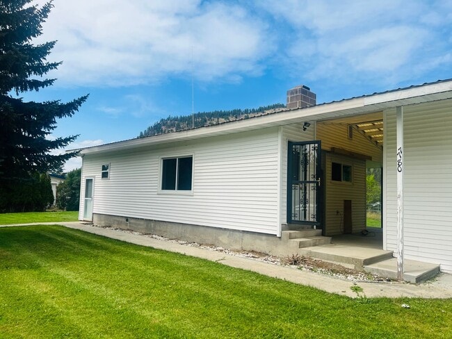 7780 Starr Dr in Missoula, MT - Building Photo - Building Photo