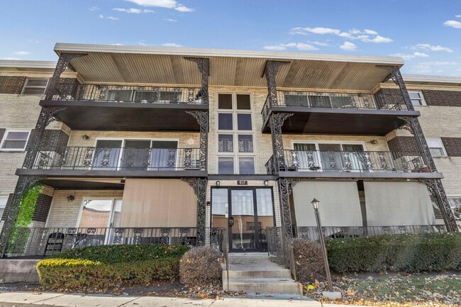 property at 917 S 8th Ave