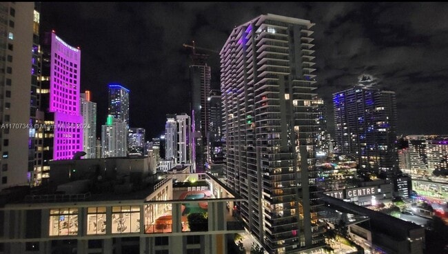 41 SE 5th St, Unit 1508 in Miami, FL - Foto de edificio - Building Photo