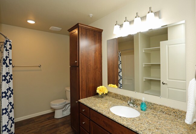 CRANBERRY CREEK APARTMENTS photo'