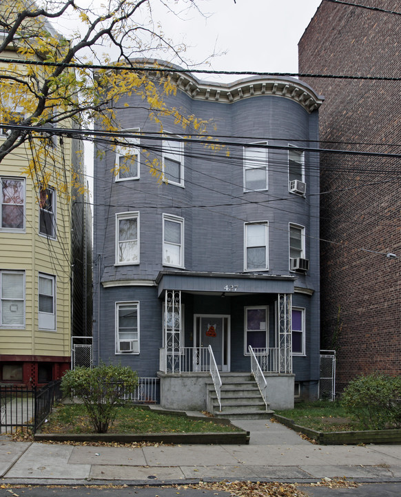 427 Fairmount Ave in Jersey City, NJ - Building Photo