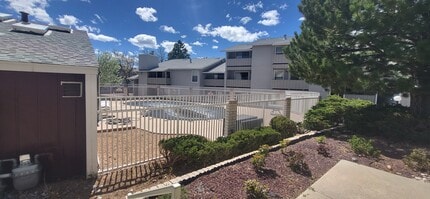 505 Oppenheimer Dr, Unit 319 in Los Alamos, NM - Building Photo - Building Photo