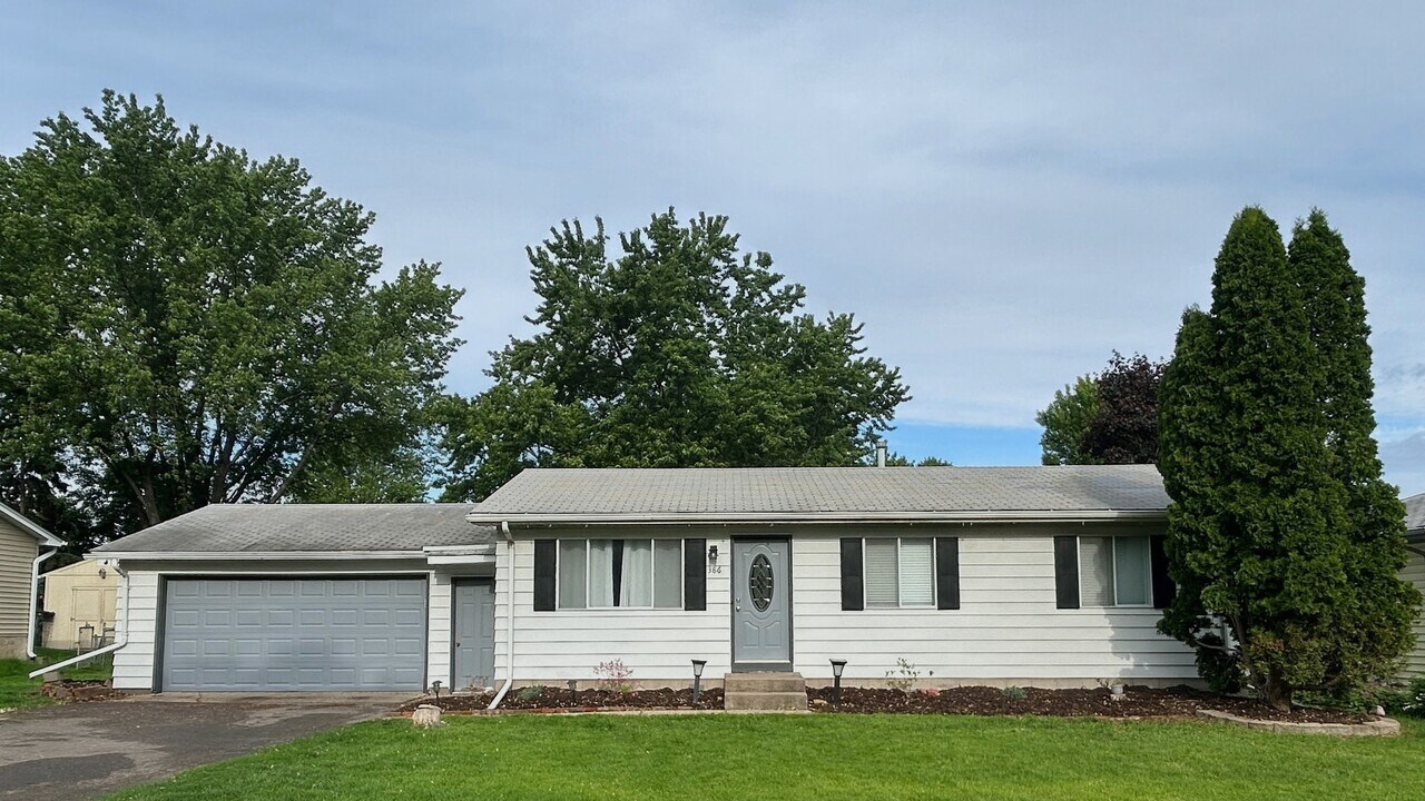 386 1st Ave SE in New Brighton, MN - Building Photo