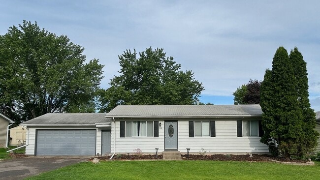 property at 386 1st Ave SE