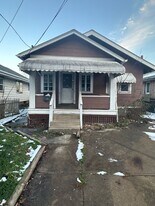 1430 Gross Ave NE in Canton, OH - Building Photo