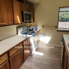 9824 60th St Ct W in Tacoma, WA - Building Photo - Building Photo