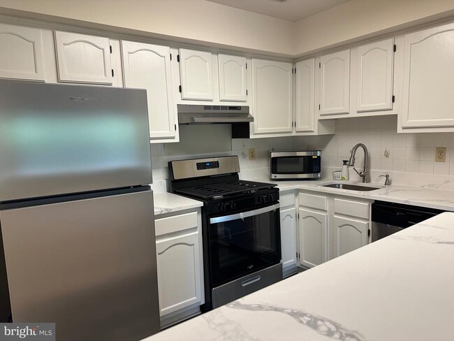 106 Lassen Ct in Princeton, NJ - Building Photo - Building Photo