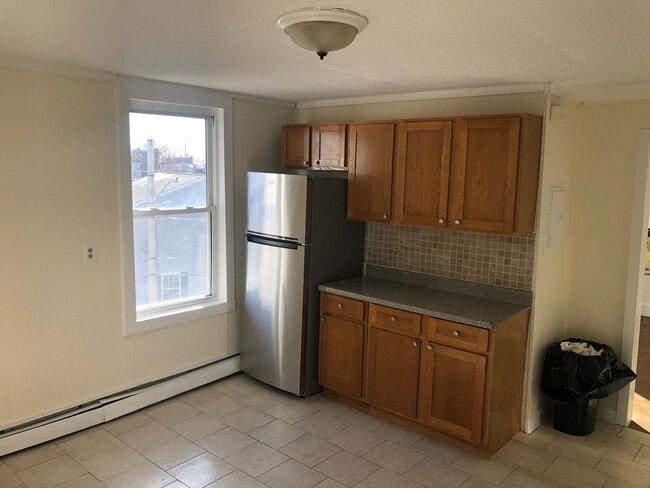 70 Linden St, Unit 3