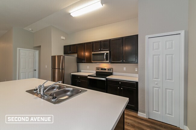 437 Redwing St in Lehigh Acres, FL - Building Photo - Building Photo