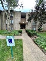 3358 Huntley Square Dr, Unit B2 in Temple Hills, MD - Building Photo