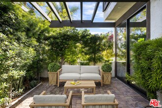 1549 Palisades Dr in Los Angeles, CA - Building Photo - Building Photo