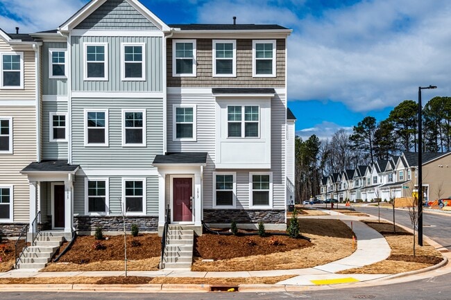 1017 Hemlock Cone Wy in Morrisville, NC - Building Photo - Building Photo