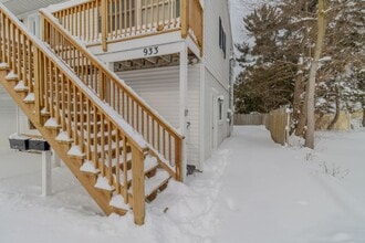 933 E Front St in Traverse City, MI - Building Photo - Building Photo