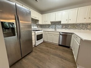 155 Weybridge Dr in Malvern, PA - Building Photo - Building Photo