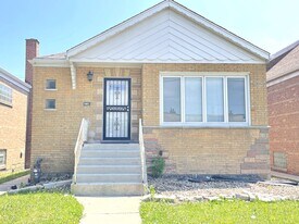 3909 W 71st St in Chicago, IL - Building Photo