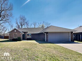 3325 Remington Ct in Norman, OK - Building Photo