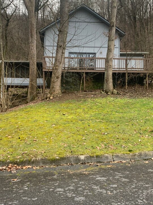 2024 Queensbury Ct in Kingsport, TN - Foto de edificio