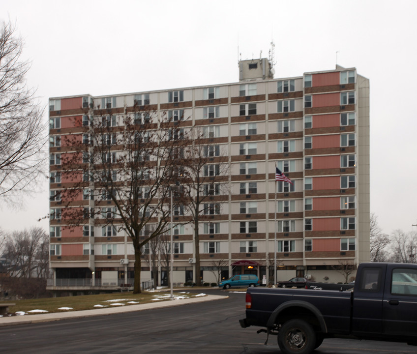 Kiwanis Manor in Tiffin, OH - Building Photo