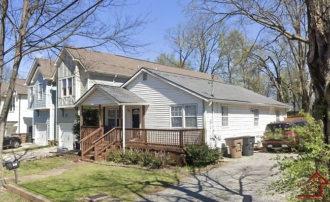 2412 Chapel Ave in Nashville, TN - Foto de edificio - Building Photo