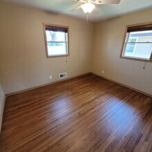 956 Market St S in Shakopee, MN - Building Photo - Building Photo