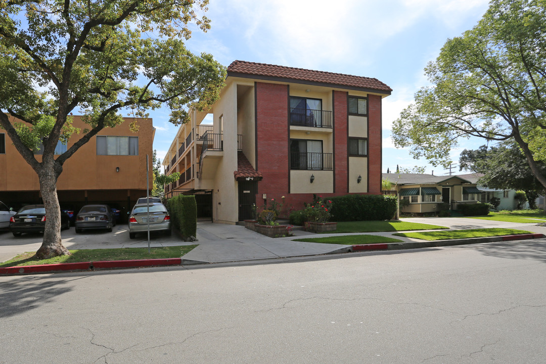 124 S Belmont St in Glendale, CA - Building Photo