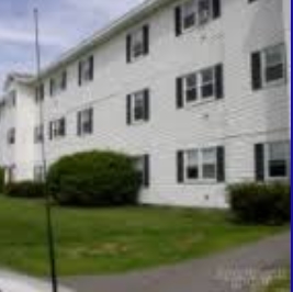 Longrale Park in Bangor, ME - Foto de edificio