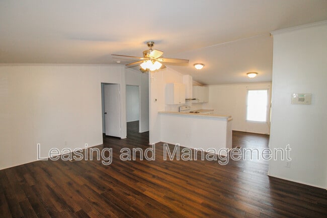 3716 State Rd S-10-1333 in Johns Island, SC - Building Photo - Building Photo