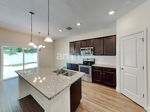 7806 Stumble Journey Ln in Tampa, FL - Building Photo - Building Photo