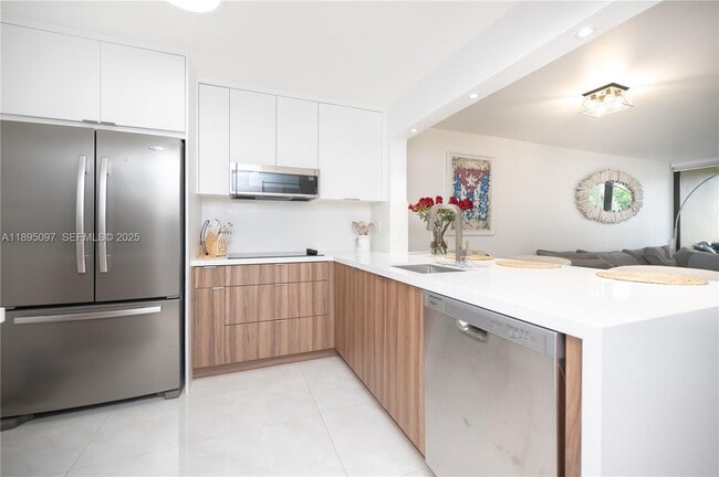 10875 SW 112th Ave in Miami, FL - Building Photo - Building Photo