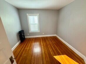 11 Mt Vernon St in Lowell, MA - Building Photo - Building Photo