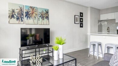 305 Dr. M.L.K. Jr St S in St. Petersburg, FL - Building Photo - Building Photo
