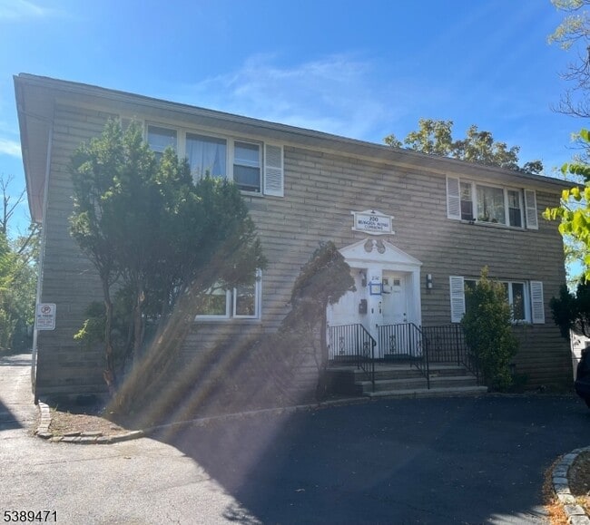 200 Irvington Ave