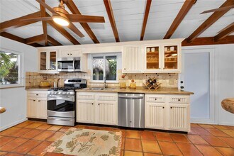 5742 SW 51st Terrace in Miami, FL - Building Photo - Building Photo
