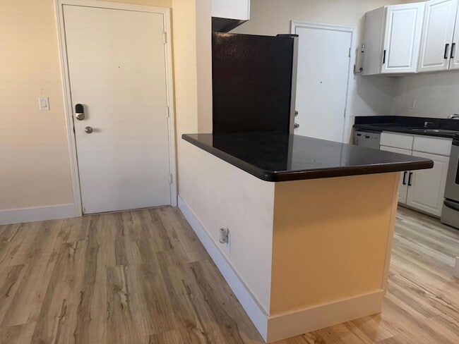 2230 NE 56th Pl, Unit 209 in Fort Lauderdale, FL - Building Photo - Building Photo